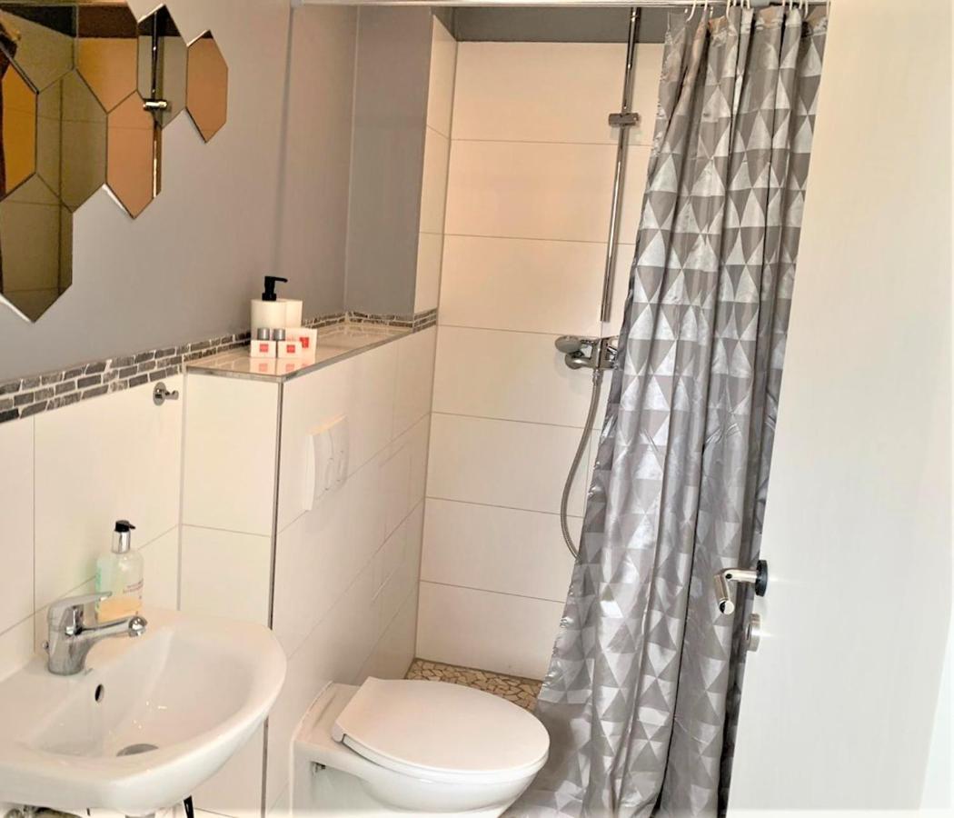 Apartment Voll Moebeliert Mit Balkon Bremen Exterior foto